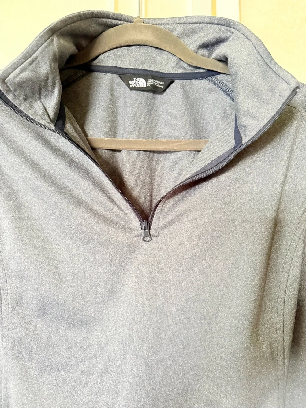 The North Face Men's Heathered Gray Half-Zip Pullover